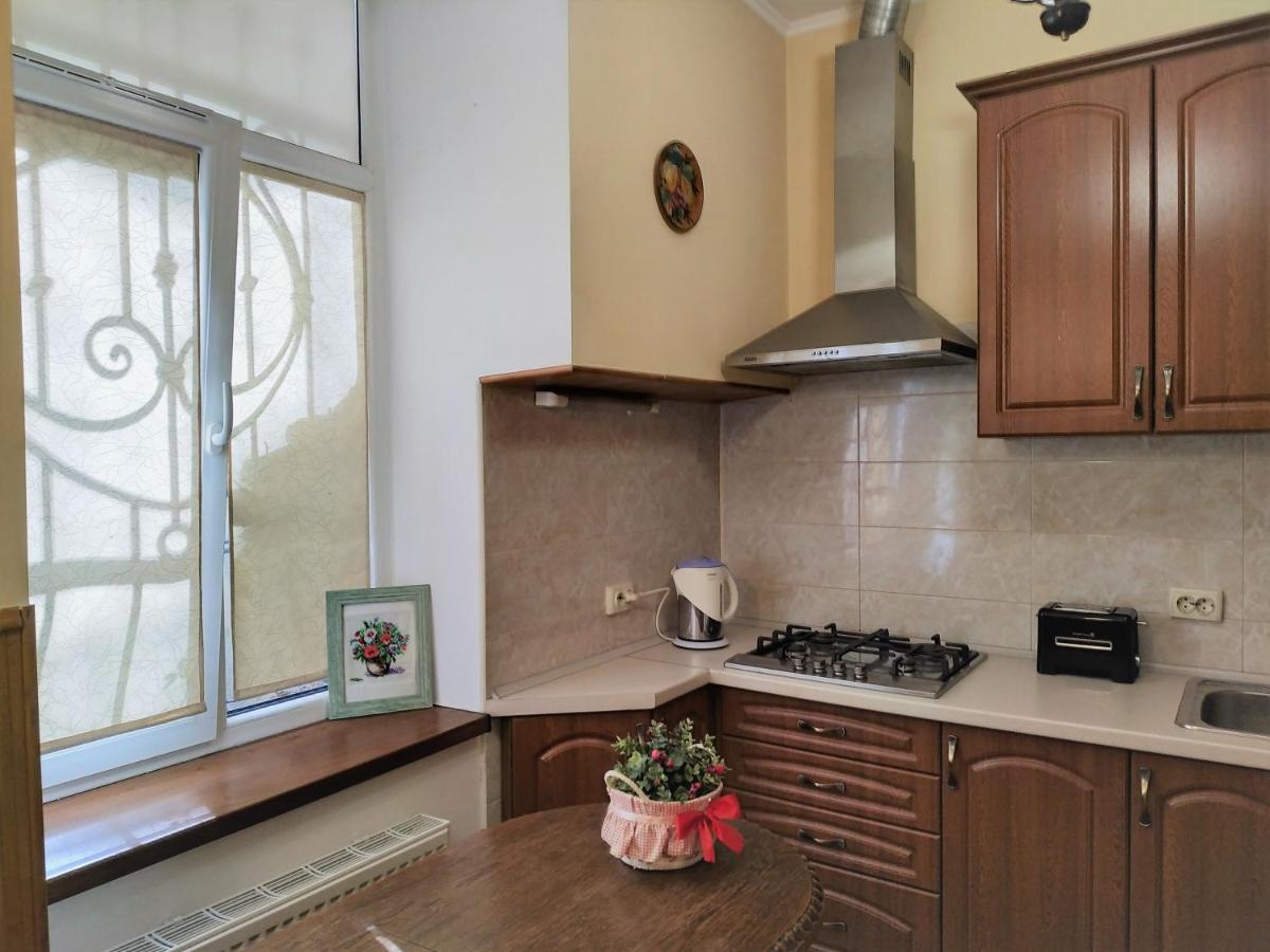 У Князя Лева Поряд Площі Ринок At Duke'S Aparment Next To Rynok Square Apartment ลวีฟ ภายนอก รูปภาพ